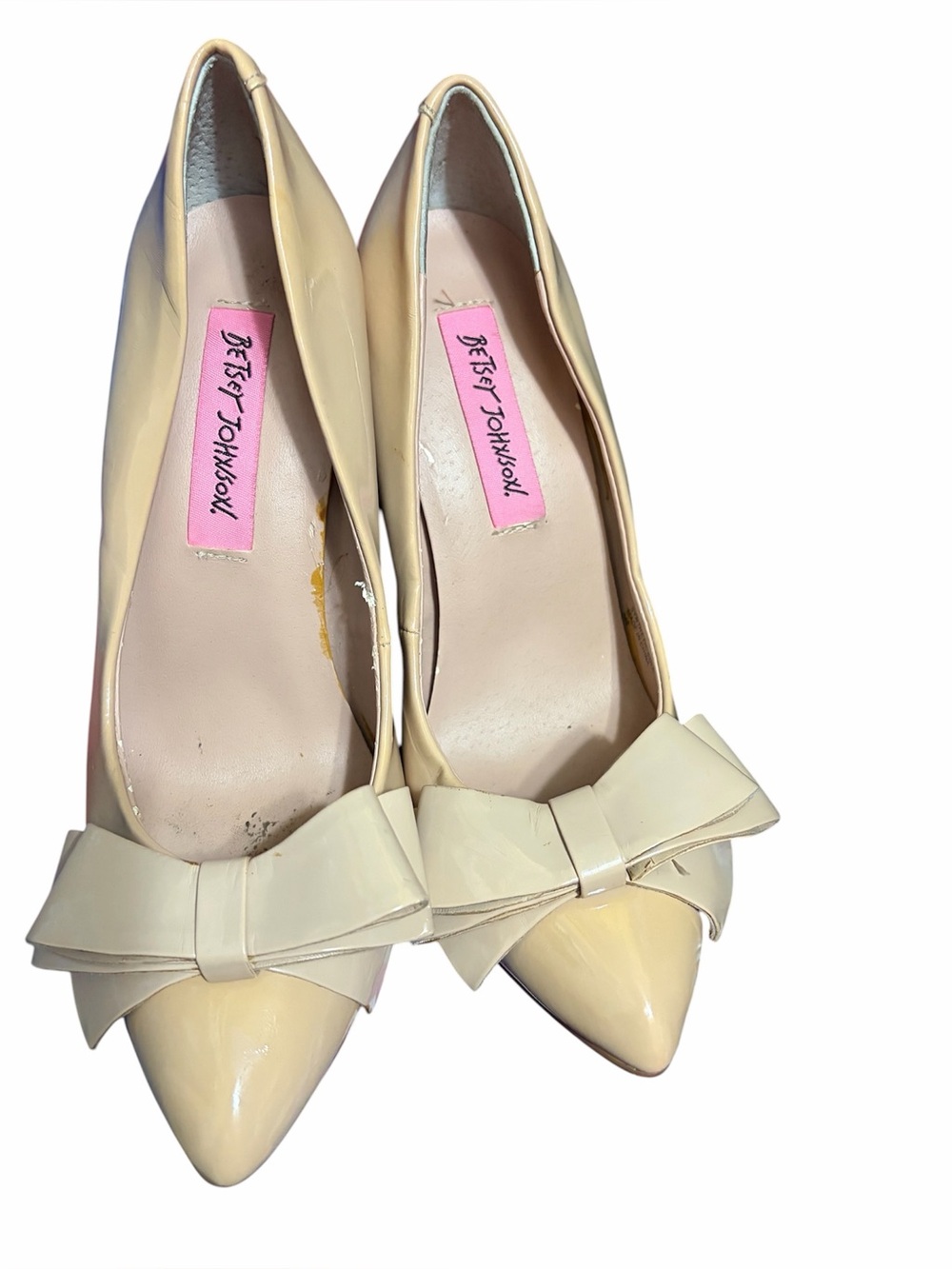 Betsey Johnson Reload Sz 5 1/2 Beige Patent Bow Pointed-Toe Heels